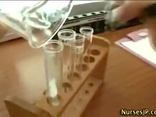 Birichina orientale infermiera prende exceptional sperma tiro