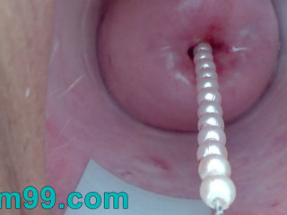 Cervix চোদা কেলি inserting একটি জাপানী ঝাঁকি.